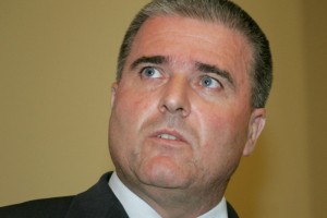 Podbregarjevo imenovanje v upravo Aerodroma vzbuja pomisleke