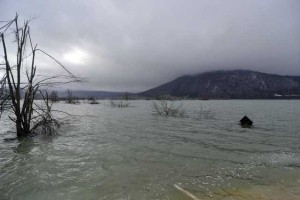 Zaradi taljenja snega možnost poplavljanja objektov in prometnic