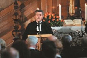 Gezo Ernišo bo na čelu Evangeličanske cerkve danes nasledil Geza Filo