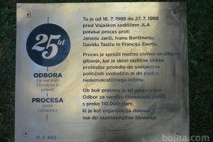 Predrznost: Ukradena spominska plošča JBTZ naprodaj na Bolhi
