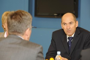 Janša za skrajšanje postopka imenovanja vlade