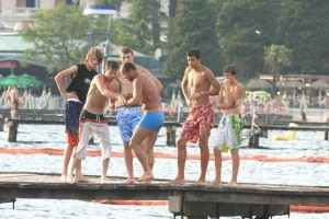 Prost dostop do morja ali vstopnina za kopališča na Obali?