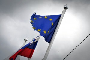 10 LET v EU: Sloveniji črne pike zaradi javnih financ, reform, Hrvaške, okolja, Romov in izbrisanih 