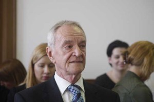 Cekuta v DZ: Sem zadolžen, a veliko manj kot država