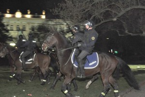 Policija trdi, da je prisilna sredstva uporabila, ko se drugače ni več dalo zagotoviti javnega reda