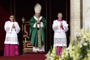 Papež zagnal sinodo o novi evangelizaciji