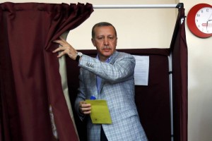 Na predsedniških volitvah v Turčiji zmagal Erdogan