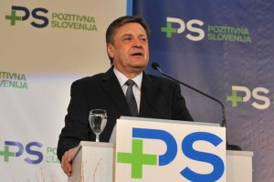 Zadolženim Jankovićem na dražbi prodajajo premoženje