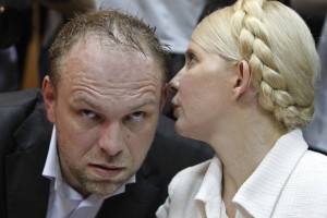 Bo Ukrajina Timošenkovo spustila na zdravljenje v tujino?