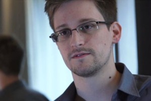 Ameriške obveščevalne službe na udaru, »žvižgač« Edward Snowden pa je izginil