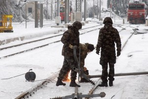 Številne ceste še vedno zaprte, na železniški infrastrukturi vsaj 15 do 20 milijonov škode