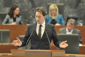 Interpelacija: Viranta čaka mučen zagovor pred DZ