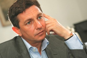 Pahor zaradi vnetja ušesa na Kliničnem 