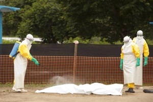 Na zahodu Afrike se širi ebola, po svetu se širi strah pred boleznijo