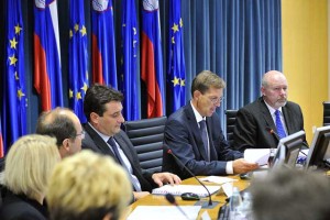 Cerar naj bi gospodarski resor ponudil ženski
