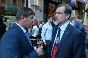 Ivan Puc: Razočarani Hojs, Bogovič sprejema čestitke