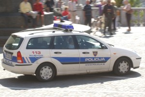 Hišne preiskave Dela Prodaj in DZS - sumi milijonske škode