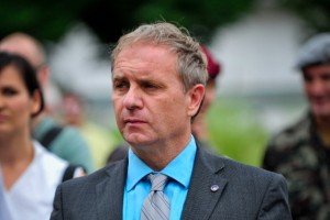 Hojs očita Jakiču: Obrambni minister bi moral vedeti, kdo je za Slovenijo ob osamosvojitvi dal življenje