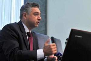 DZ z vrha AUKN razrešil Goloba in Grašiča