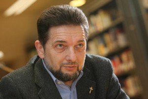»V Sloveniji prihaja do sistematičnega spodbujanja sovraštva do kristjanov«