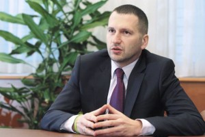 Ukom prehitro oznanil menjavo - direktor Sove ostaja Črnčec
