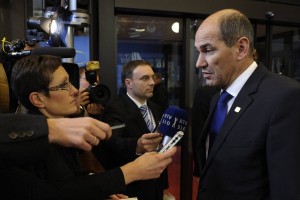Janša: Nov proračunski predlog korak naprej, a ne dovolj dolg