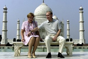 Putin tudi uradno ločen, Ljudmilo zbrisali iz uradne biografije