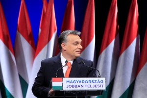 Nemci besni: Orban je politiko Angele Merkel primerjal z nacistično