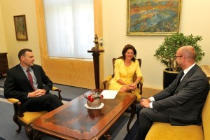 Bratuškova o »naši trojki«, ki bo spravila v red slovenske banke
