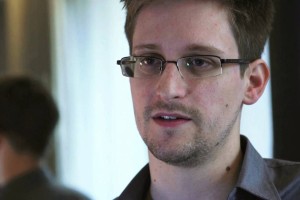 Snowden bo ostal v Rusiji, o Chelsea Manning pa pravi: "Hvala, Obama."