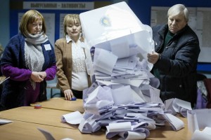 V Moldaviji na volitvah vodijo proevropske stranke