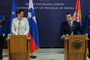 Bratuškova Srbe vabi k privatizaciji slovenskih podjetij