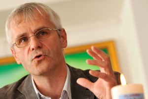 Začenja se podpisovanje peticije proti davku na nepremičnine