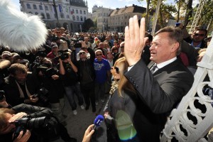 Potrebne so manipulacije, ker podpora Jankoviću ni dovolj visoka