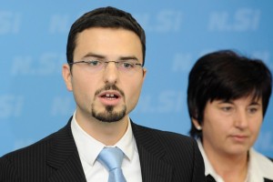 Toninu podpora stranke; ostaja vodja poslanske skupine NSi