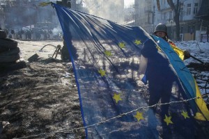 Evropski poslanci glede Ukrajine za »palico in korenček«