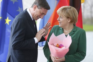 Pahor v Nemčiji vztrajal: Slovenija ne potrebuje denarja 