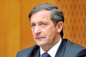 Erjavec bo »do konca« branil višino pokojnin