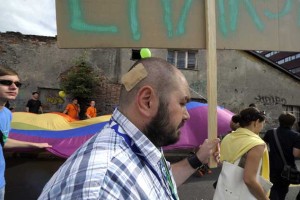 Vrhovno sodišče razveljavilo sodbo napadalcem na Open Cafe