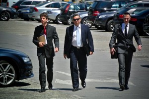 Vlada je Goloba in Grašiča iz AUKN prijavila policiji