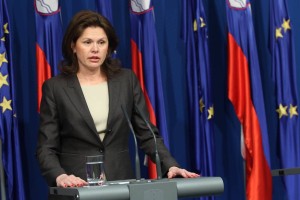 Bratuškova: Če bo potreben dvig davka, DDV najmanj vpliva na škodo gospodarstva