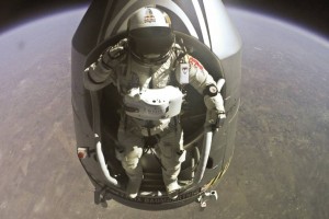 Felix Baumgartner z roba vesolja padal hitreje od prvotnih ocen