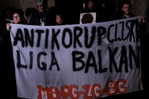Pičla udeležba na shodu proti korupciji