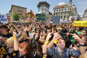 Polomija študentskega referenduma v juliju: 12.500 evrov za 0,64 odstotno udeležbo