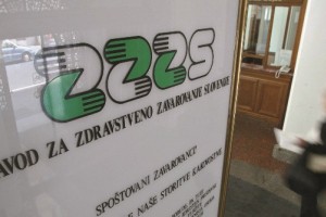 V zdravstvu brez plač zaradi vračila 37,6 milijonov dolga davkariji?