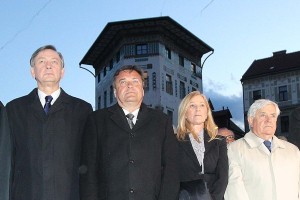 Durs naj bi kazensko ovadil Jankovića, Kučan in Türk iz rokava potegnila Voljča