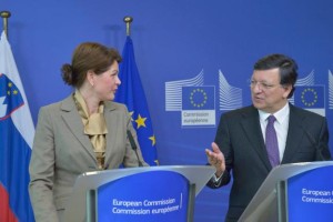 Obresti na slovenske obveznice danes znova precej navzgor