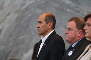 Mandatno-volilna komisija danes na nujni seji o Janševem mandatu