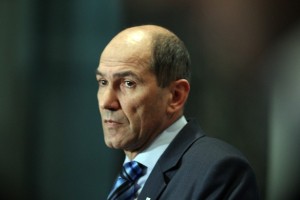 Janša ni žaljivo obdolžil Klemenčičevih: Tožilci zavrgli ovadbo KPK zoper Janšo