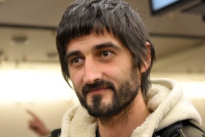 Sanjin Jašar bi luknjal gume službenim avtom medijskih hiš